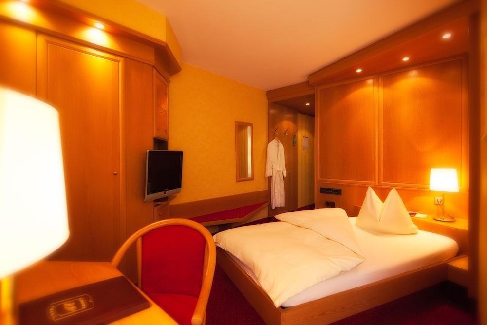 Hotel Azenberg Stuttgart Dış mekan fotoğraf