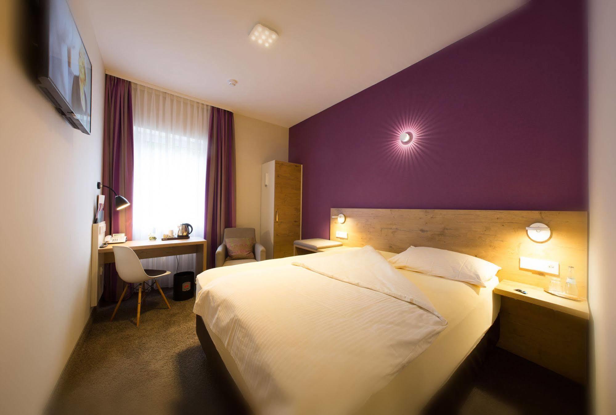 Hotel Azenberg Stuttgart Dış mekan fotoğraf