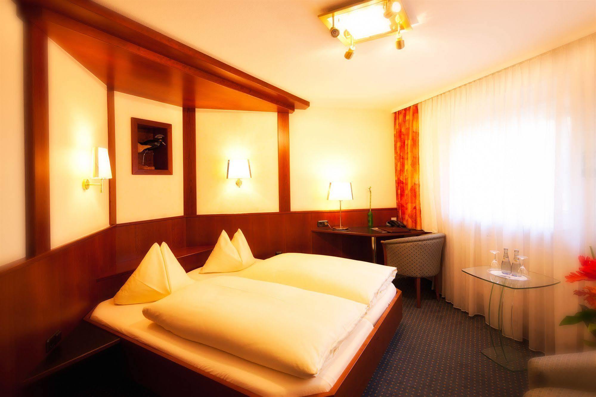 Hotel Azenberg Stuttgart Dış mekan fotoğraf